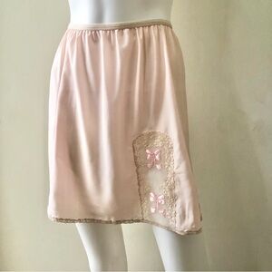 Slip skirt. Pink. Vintage. Lace. Excellent Condition.